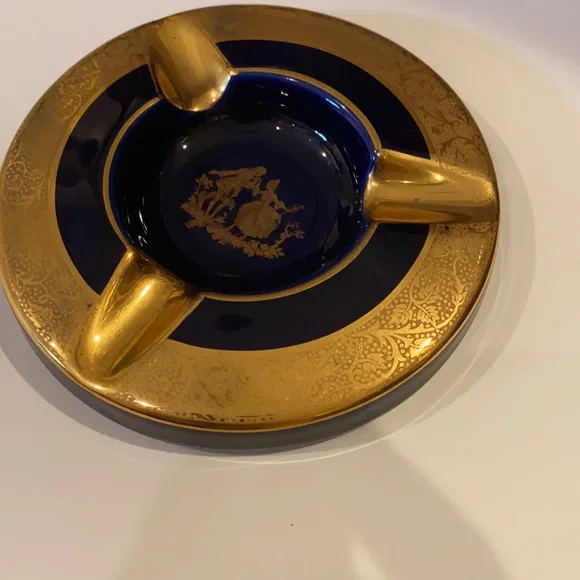 LIMOGES NAVY AND GOLD ASHTRAY FRENCH - Picture 8 of 10